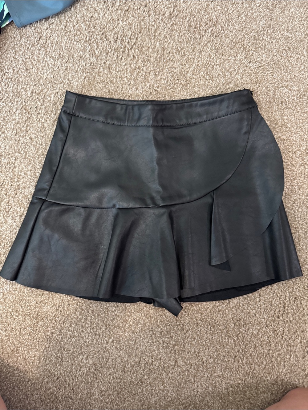NWOT Do+Be Faux Leather Skort, size M